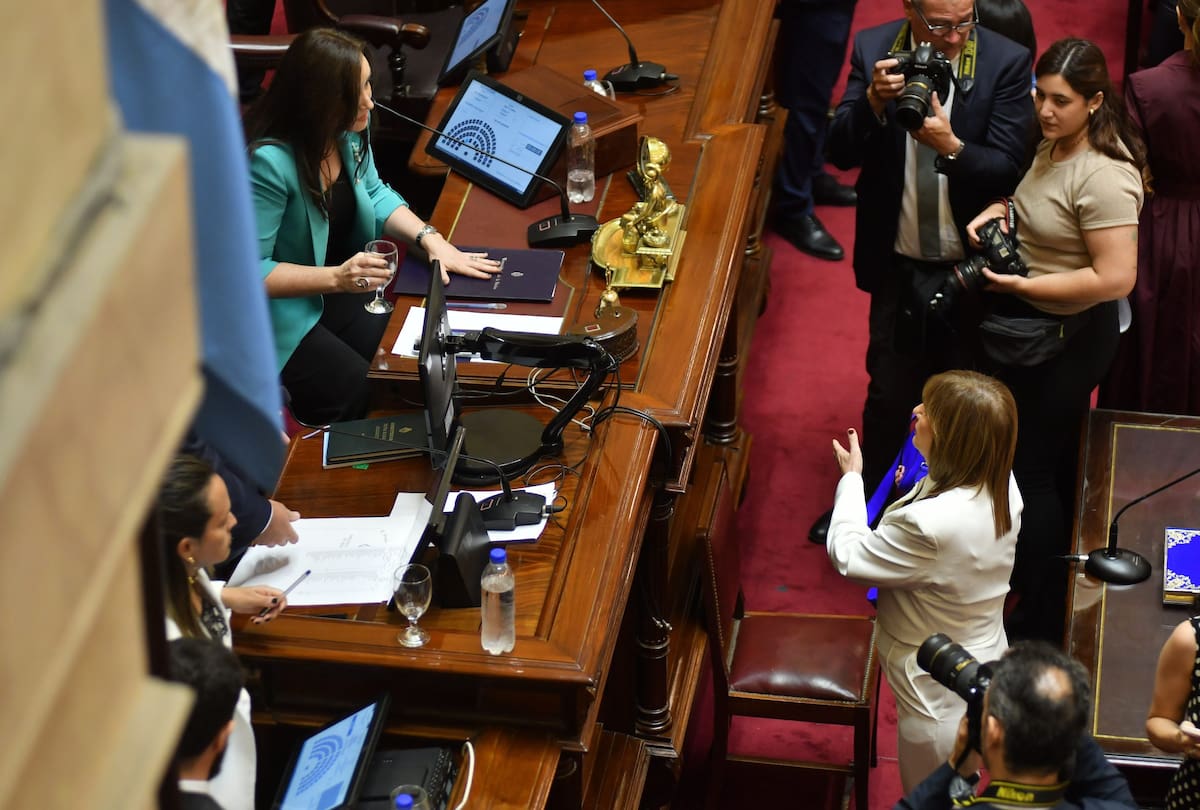 Toma de juramento de los senadores electos.