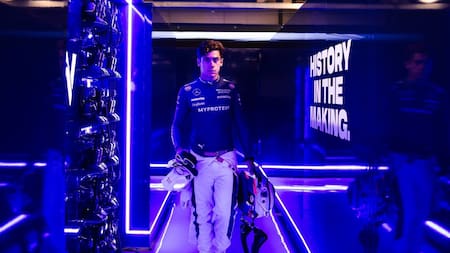 Franco Colapinto protagonizó un polémico cruce con un periodista español. Foto: X @FranColapinto.