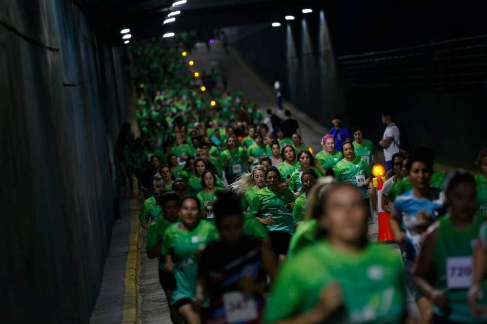 La tercera edición de “Milla Nocturna” en Malvinas Argentinas fue todo un éxito