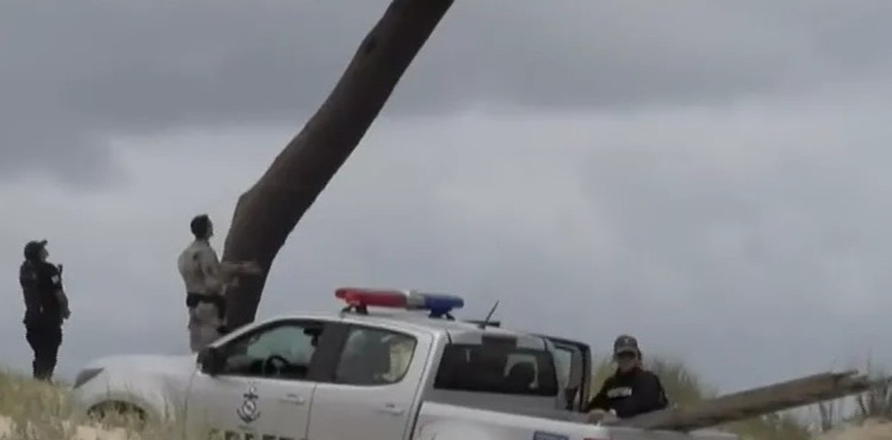 Luis Suárez participó de un operativo de rescate en Uruguay. Foto: captura.