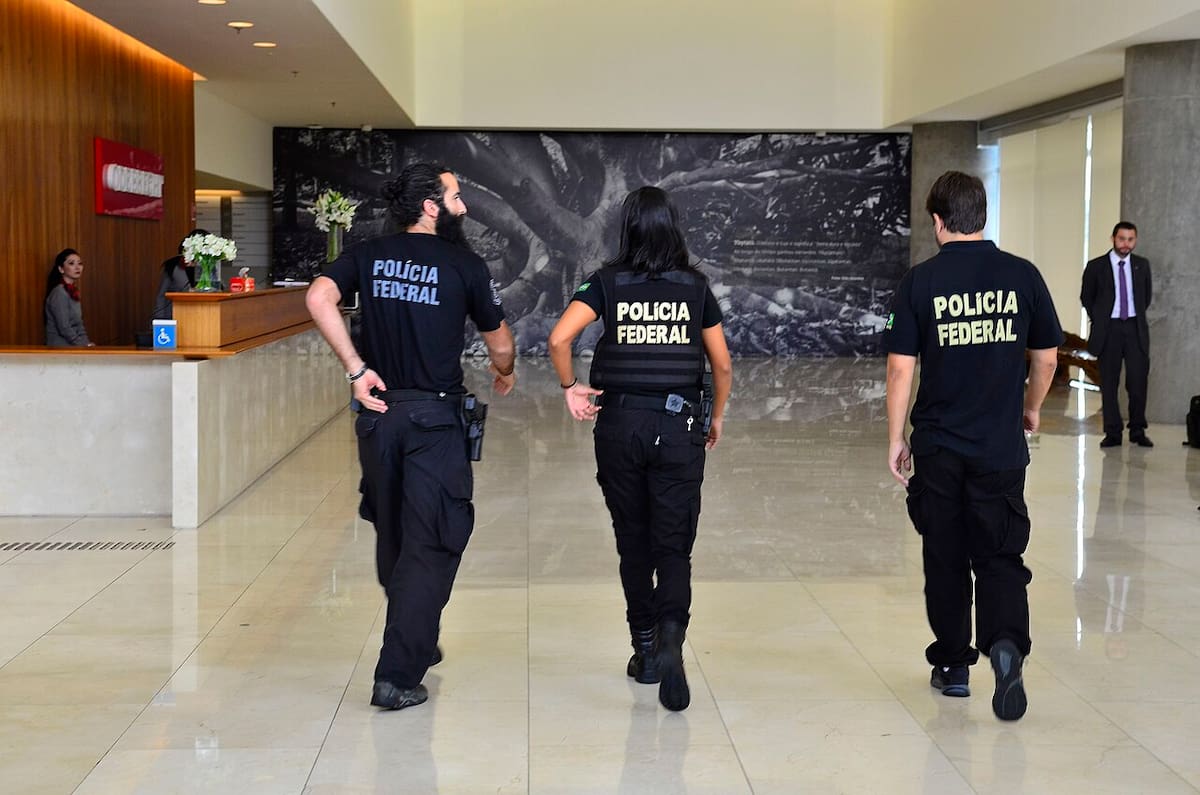 Estados Unidos retuvo las credenciales de dos agentes de la Policía Federal de Brasil.