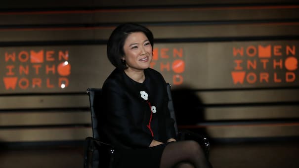 Quién es Zhang Xin, la mujer que pasó de trabajar 12 horas en una textil a ser una de las más millonarias de China