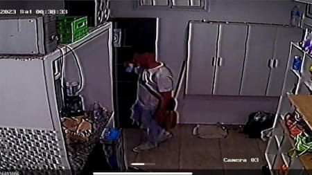 Las cámaras de seguridad captaron a Matías García alcoholizado. Foto: Atlético Tucumán.