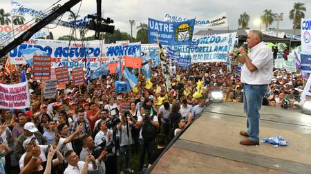 Osvaldo Jaldo, gobernador de Tucumán, encabezó el acto por el Día de la Lealtad