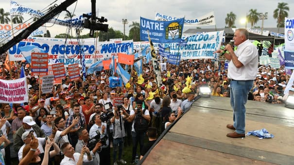Osvaldo Jaldo, gobernador de Tucumán, encabezó el acto por el Día de la Lealtad