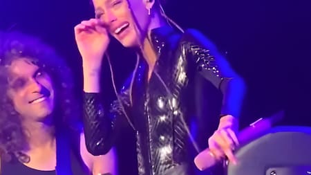 La emoción de Tini Stoessel al escuchar el mensaje. Foto: captura de pantalla.