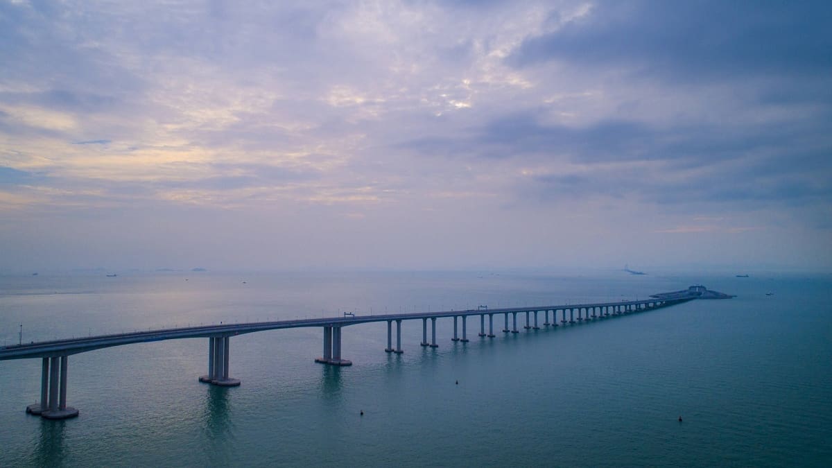 La megaconstrucción de China que desafía todos los límites y conecta tres ciudades con un túnel bajo el mar.