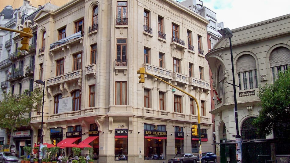 Bar Iberia en la mítica Avenida de Mayo