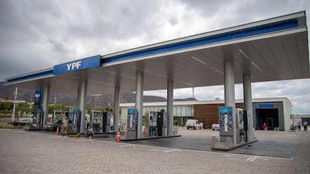 Venta de combustibles limitada para Año Nuevo: en qué horarios no habrá atención al público en las estaciones de servicio