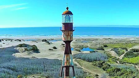 Dunas gigantes y playas solitarias: el verdadero paraíso de verano a pocas horas de CABA