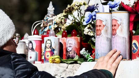 Cadena de oración por la salud del Papa Francisco. Foto: REUTERS.