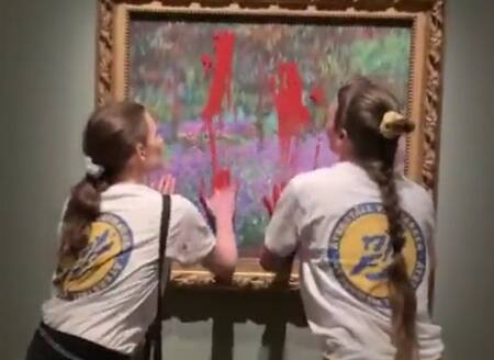 Dos activistas ecológicas mancharon un cuadro de Monet. Foto: captura video