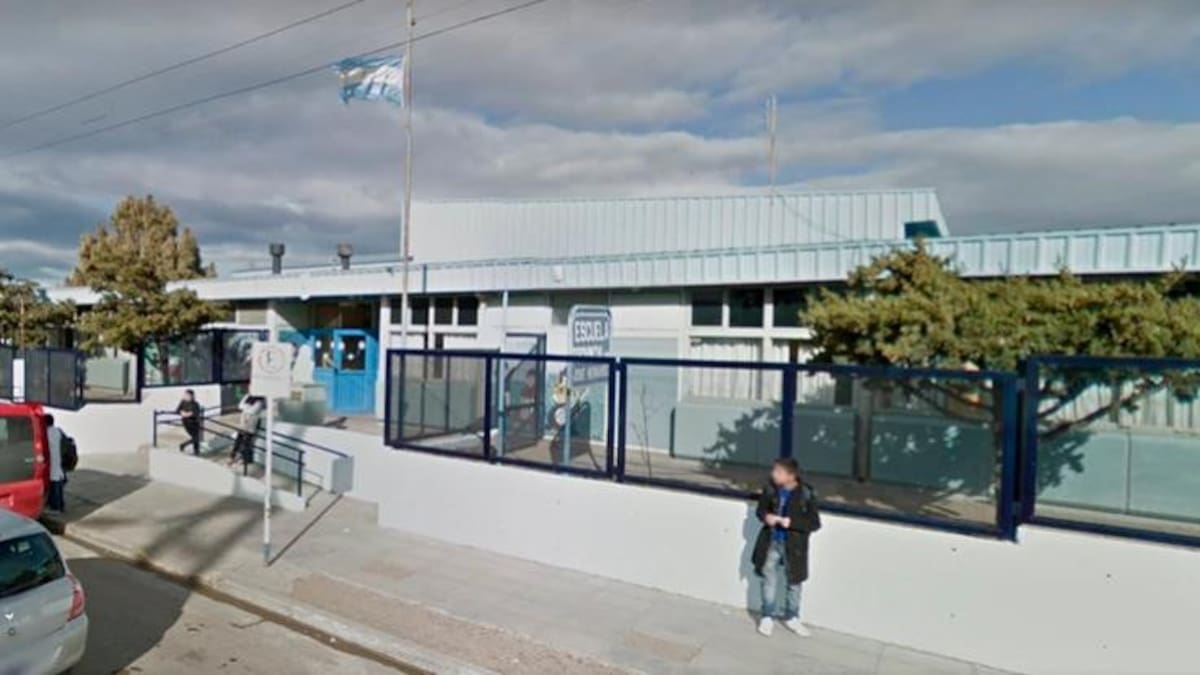 Chubut: joven de 16 años apuñaló a compañero en el baño del colegio