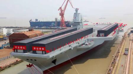 Portaviones CNS Fujian, antes de quitarse las proyecciones en las catapultas. Foto: Ministerio de Defensa de China.