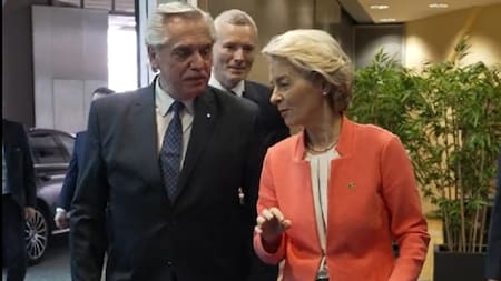 Alberto Fernández y Úrsula Von der Layen. Foto: Twitter.