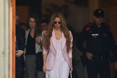 Shakira a la salida de la Audiencia de Barcelona. Foto: Reuters.