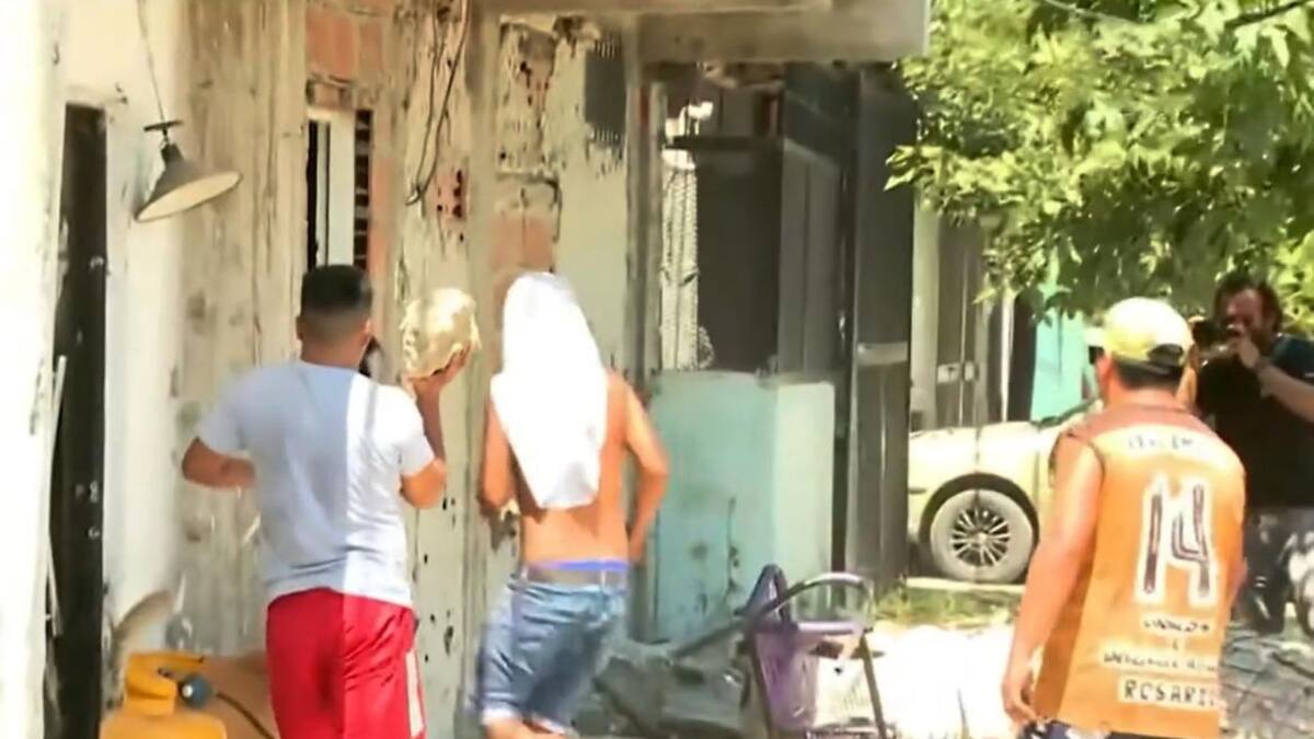 Quemaron la casa de un narco en Rosario. Foto: NA.