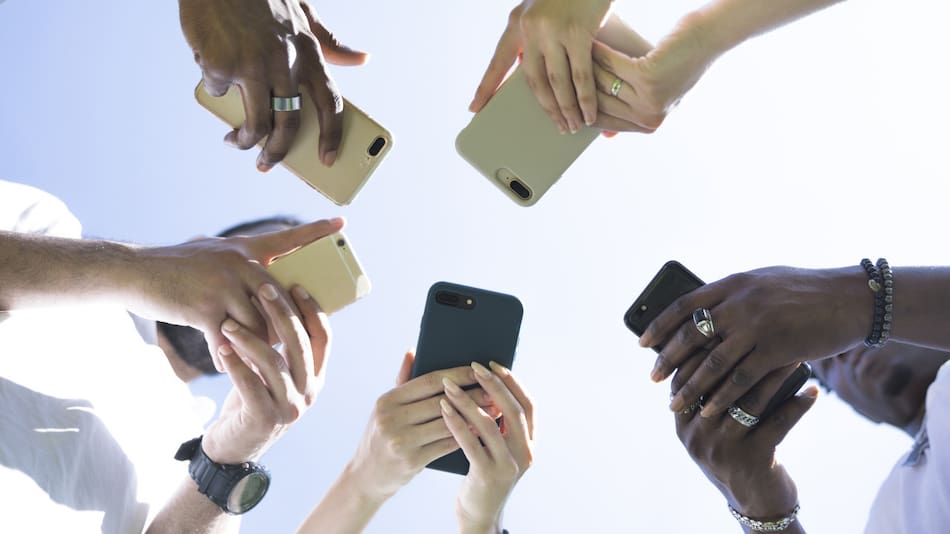 Algunos celulares dejarán de ser compatibles con WhatsApp en noviembre. Foto: Unsplash.