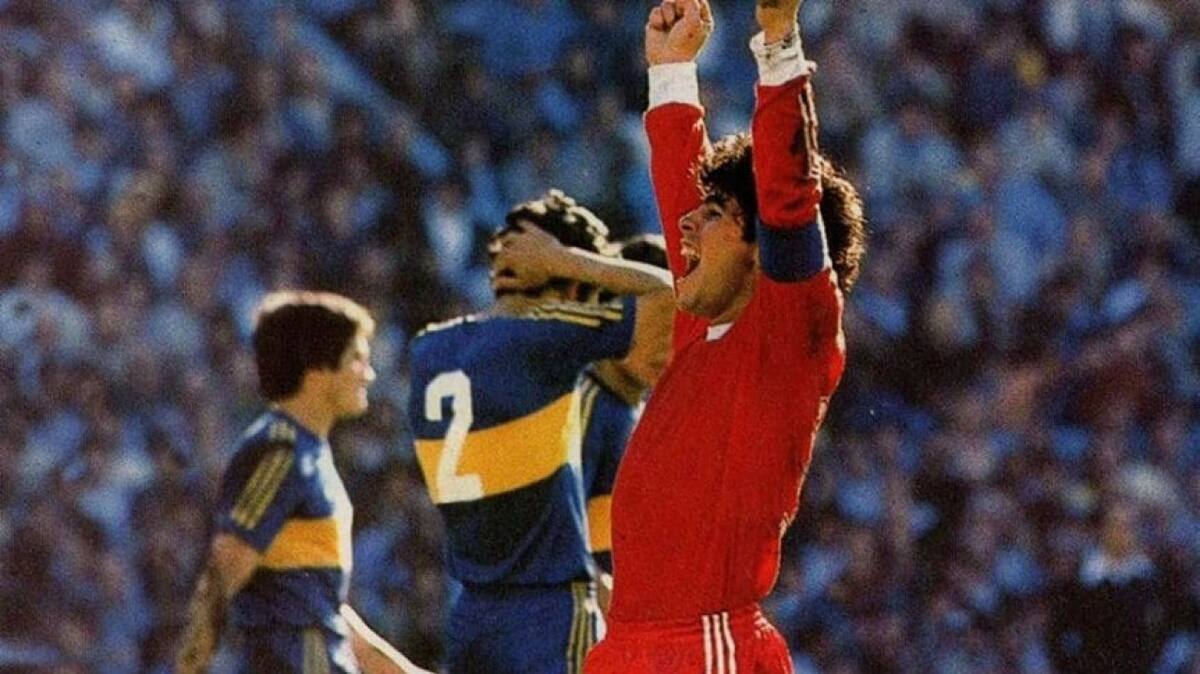 Maradona le metió 4 goles a Gatti.