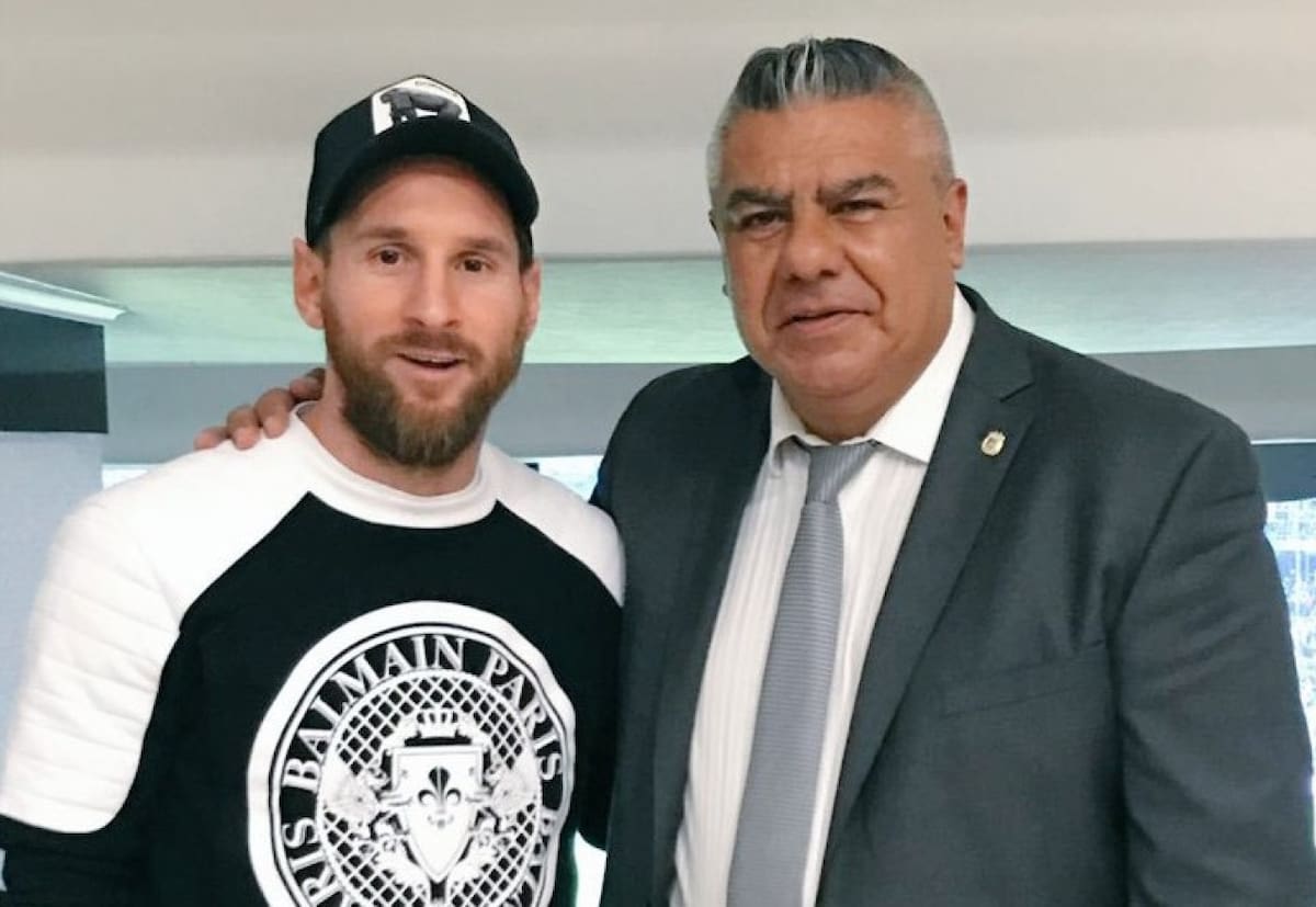 Lionel Messi y Claudio Tapia. Foto: NA.