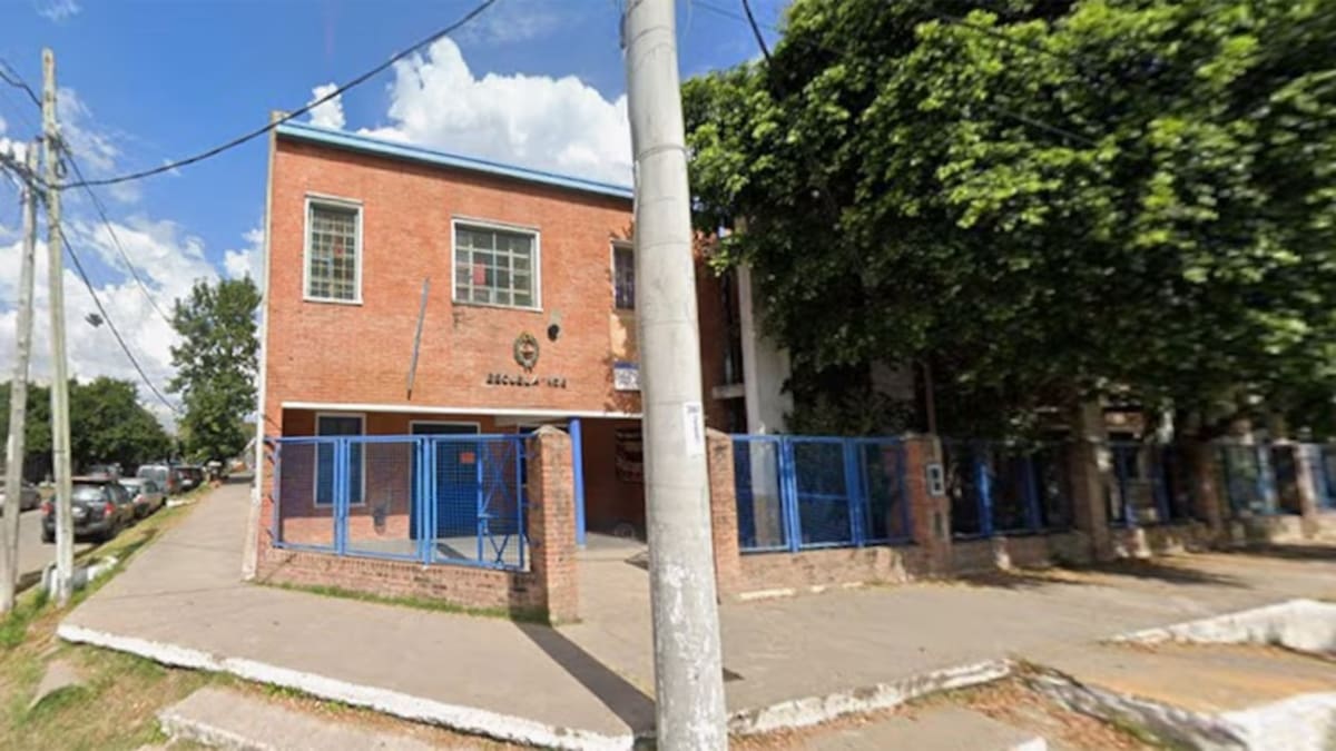 Un alumno de 17 años baleó a un compañero dentro del baño de una escuela en La Matanza