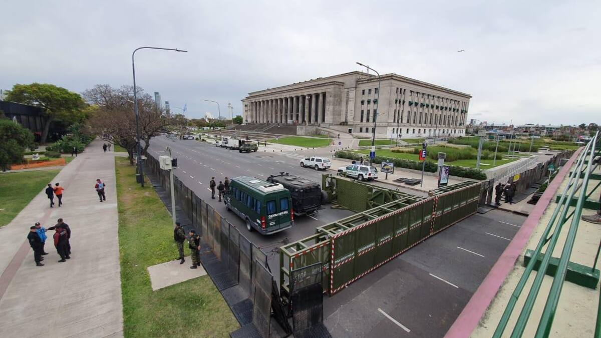 Operativo de seguridad para el Debate presidencial en la Facultad de Derecho