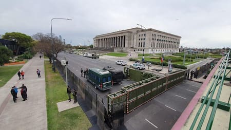 Operativo de seguridad para el Debate presidencial en la Facultad de Derecho
