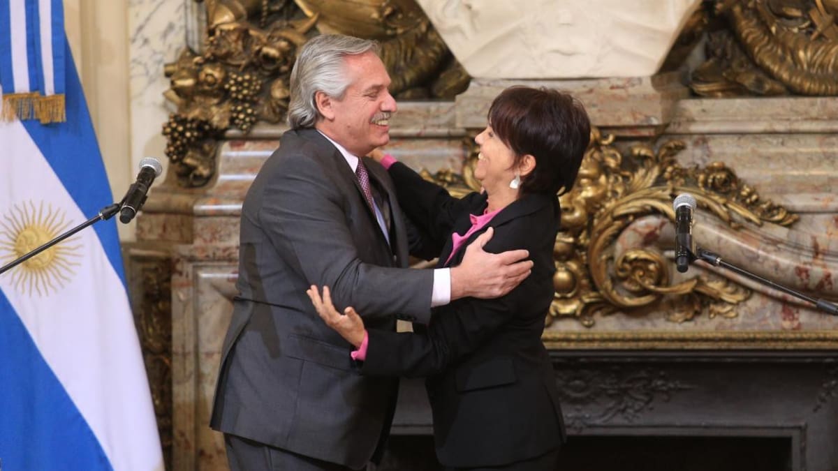 Alberto Fernández durante el acto de jura de la nueva secretaria de Asuntos Estratégicos, Mercedes Marcó del Pont. Foto NA