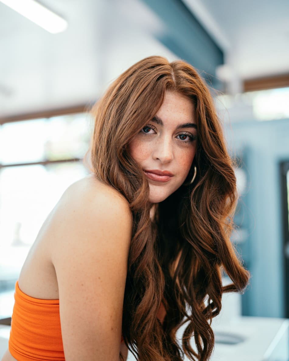 Cabello castaño. Fuente: Unsplash