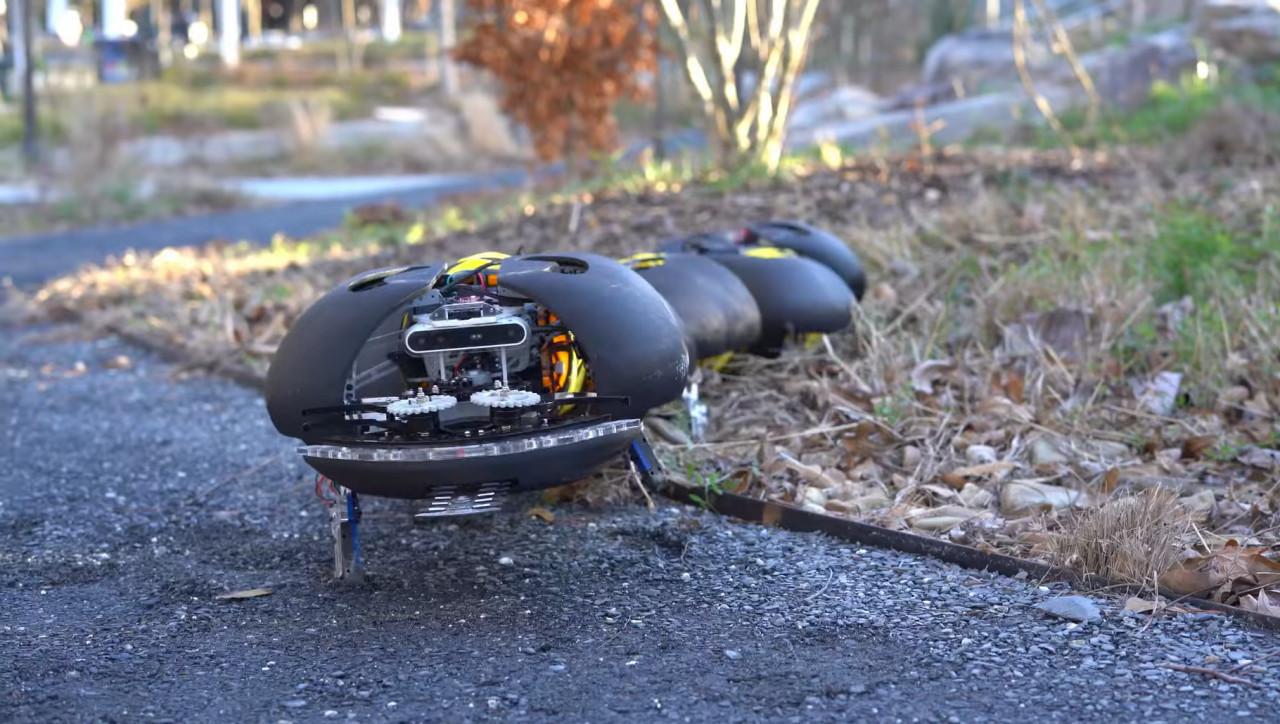 El "robot insecto" creado para eliminar maleza sin dañar las plantas cultivadas. Foto: Ground Control Robotics
