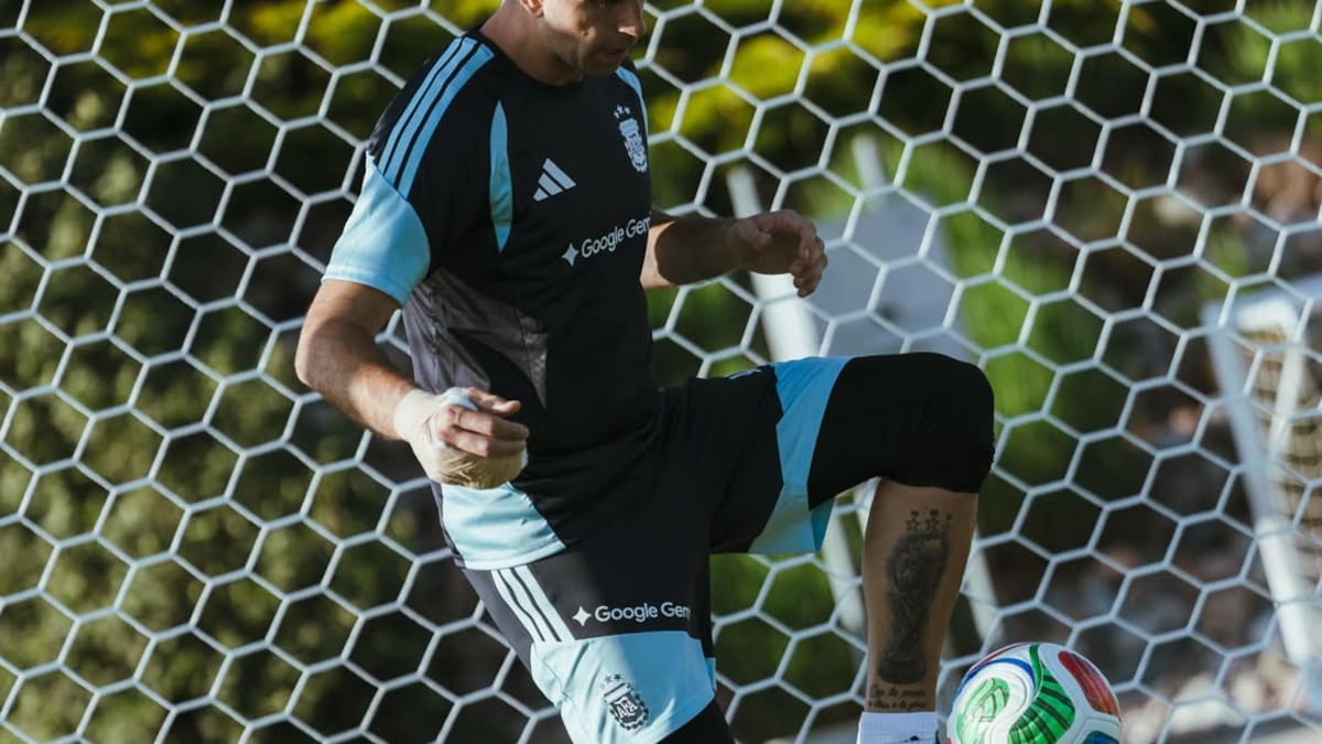 Dibu Martínez rompió el silencio y llevó calma antes del debut de Argentina en el Mundial 2026