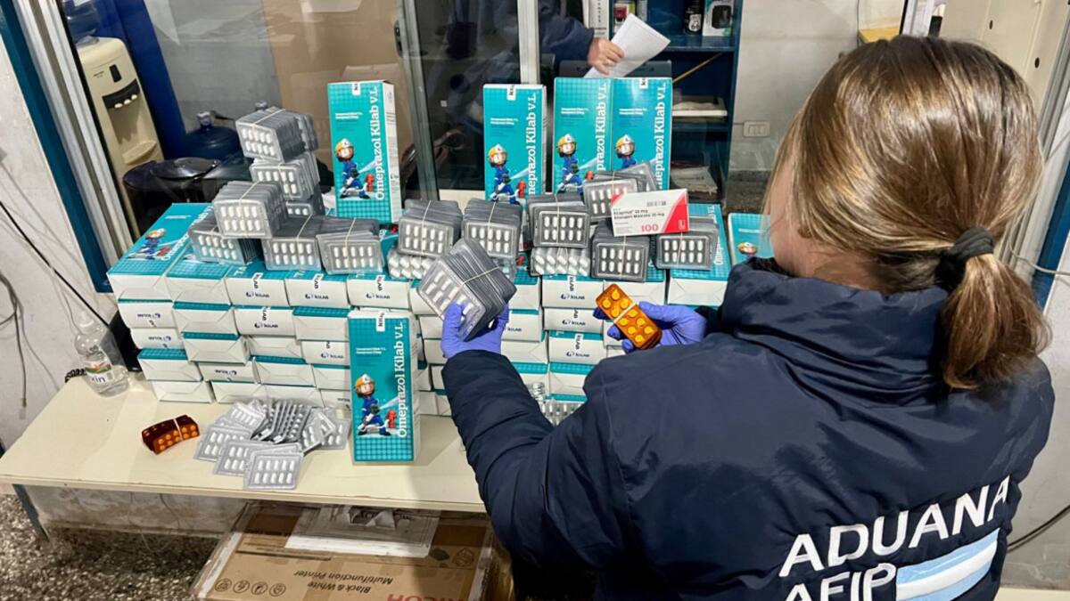Aduana incauta medicamentos.