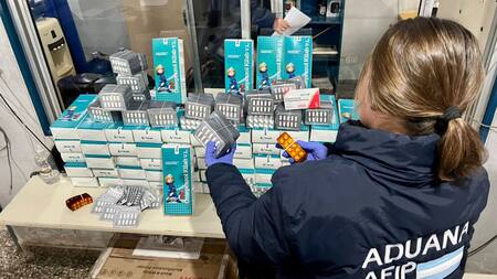 Aduana incauta medicamentos.