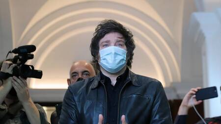 Javier Milei, al emitir su voto en las elecciones legislativas. Foto NA