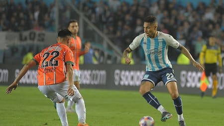 Racing Club y Banfield por la Liga Profesional de Fútbol. Foto NA