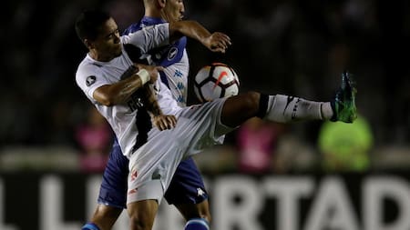 Vasco da Gama vs. Racing - Copa Libertadores - Fútbol internacional, Reuters