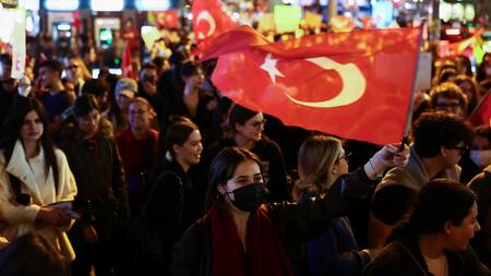 Protestas en Turquía generan la caída de su economía. Foto: Reuters/Emilie Madi.