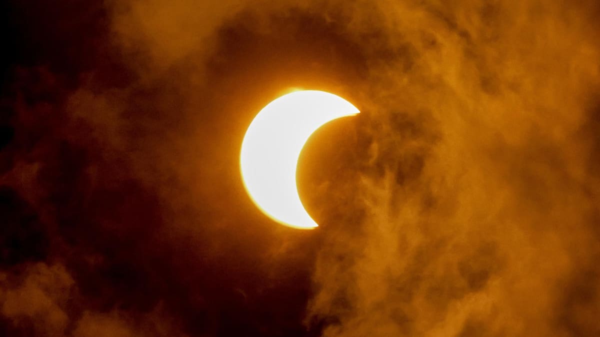 Eclipse solar anular desde Atlanta, Estados Unidos. Foto: EFE.