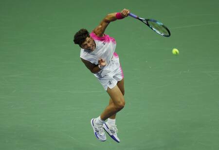 El saque es una de las armas más poderosas de Ben Shelton. Foto: Reuters.