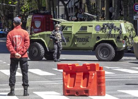 Amenaza de bomba en las embajadas de Israel y Estados Unidos. Foto: NA.
