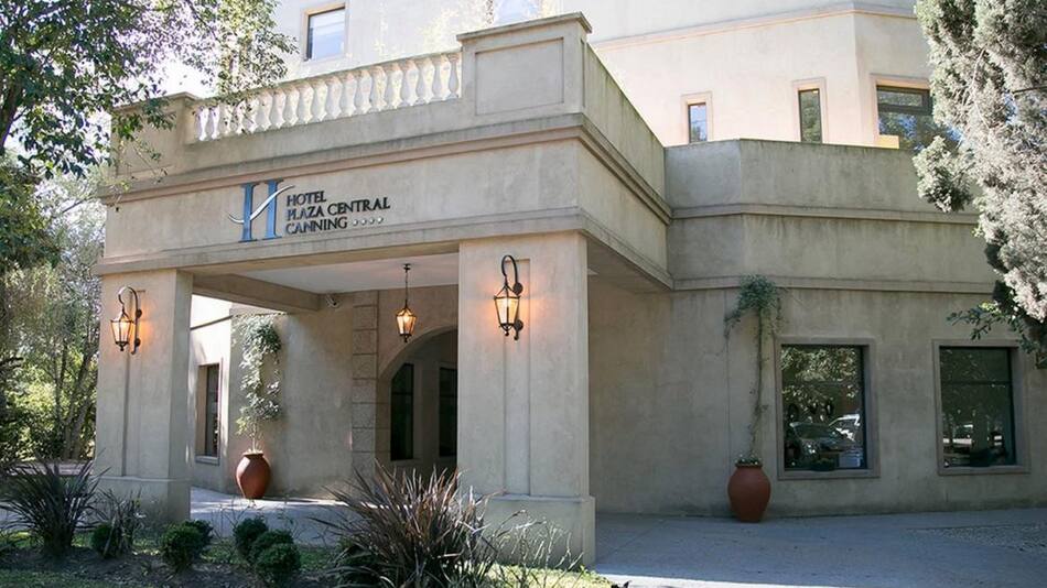 El Hotel Plaza Design Canning. Foto: Google.