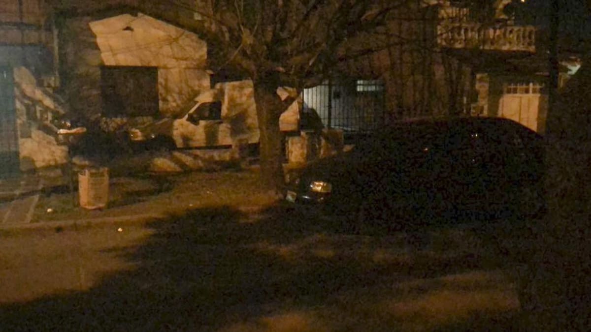 Ramos Mejía - Encontraron el auto de Pity Álvarez abandonado - NA -