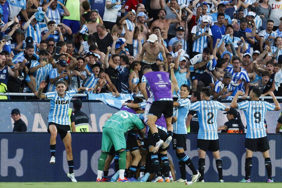 Racing vs Cruzeiro; final Copa Sudamericana. Foto: EFE