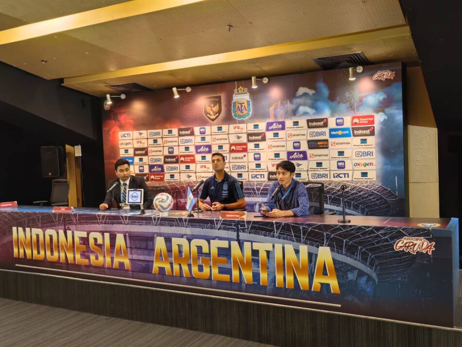 Lionel Scaloni en conferencia de prensa. Foto: Twitter @Argentina.