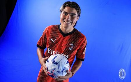Luka Romero en el Milan. Foto: @acmilan.