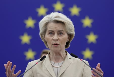 La Presidenta de la Comisión Europea, Ursula von der Leyen en Sesión del Parlamento Europeo en Estrasburgo, feb 2024_ Efe
