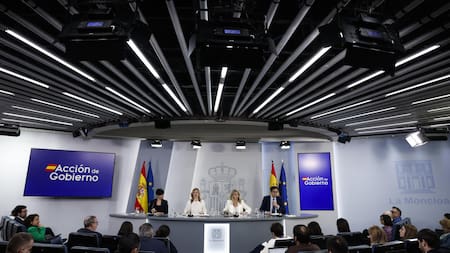 Rueda de prensa posterior al Consejo de Ministros de España. Foto: EFE (J.J. Guillén)