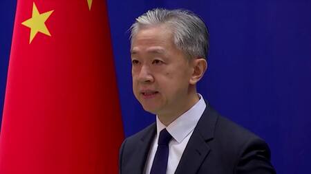 Portavoz del Ministerio de Asuntos Exteriores de China, Wang Wenbin. Foto: captura Reuters.