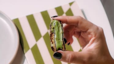 Cuánto cuesta el innovador alfajor de pistacho y cucurucho que se consagró campeón del Mundial del Alfajor