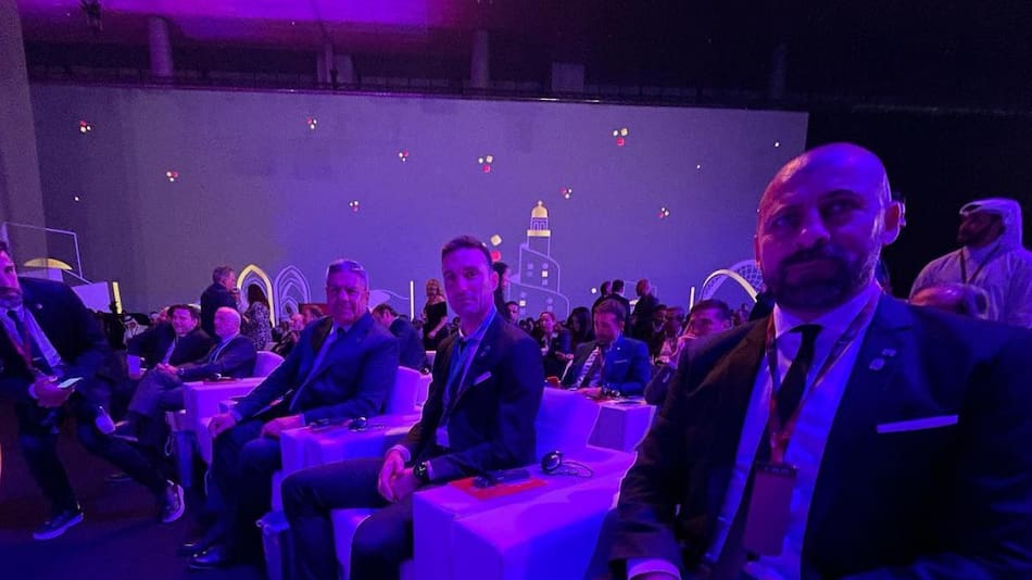 Lionel Scaloni junto a Walter Samuel y Chiqui Tapia en el Sorteo del Mundial de Qatar
